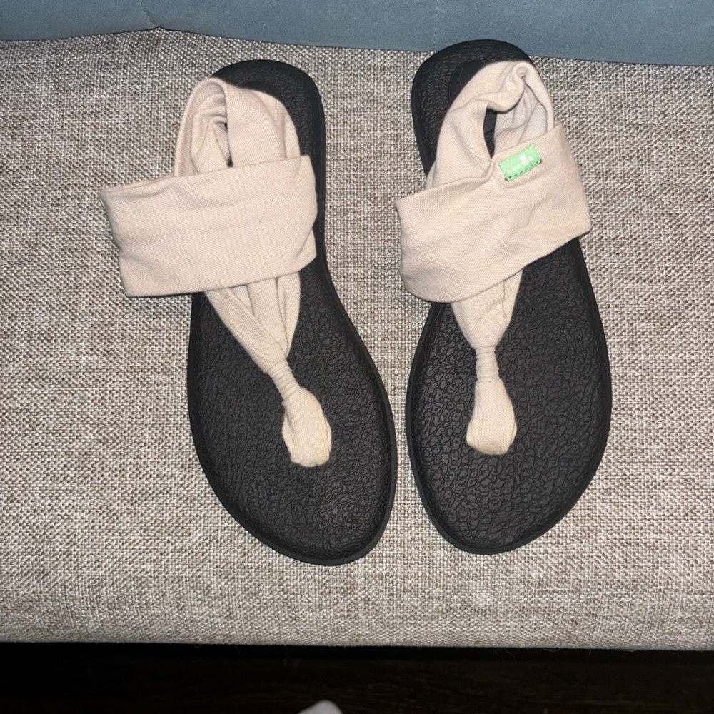 Sanuk Black and Cream Sandals